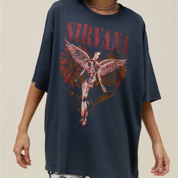 Daydreamer Nirvana Trippy Heart Tee - Picture 1 of 4